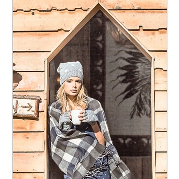 Plush Ultra Soft Fringe Scarf - Picture 7 of 8